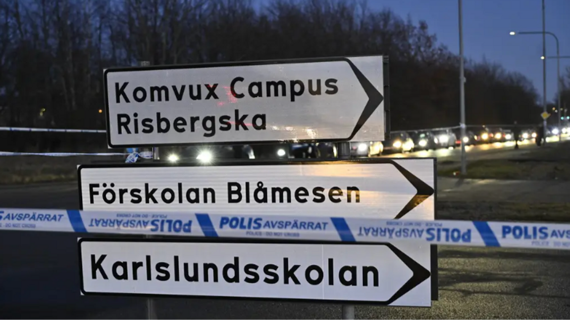 Vägskyltar till Risbergska skolan och andra skolor i Örebro. Foto: Anders Wiklund/TT