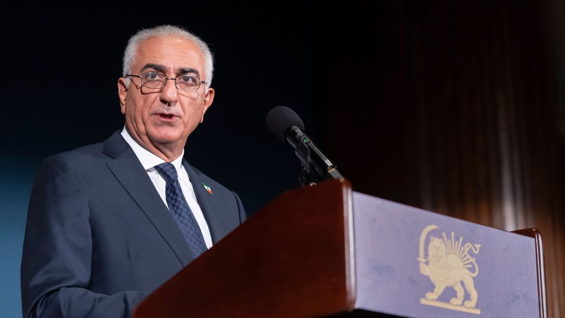 Reza Pahlavi bekräftar störningen. Foto: Mark Schiefelbein/AP/TT