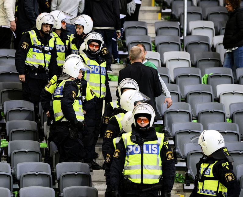 Poliser efter ett Stockholmsderby mellan Hammarby och Djurgården. Arkivbild. Foto: Maja Suslin/TT