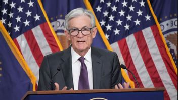 Jerome Powell vid senaste Fed-mötet där centralbanken varnade för stagflationsrisk i USA på grund av tullkriget. Foto: TT