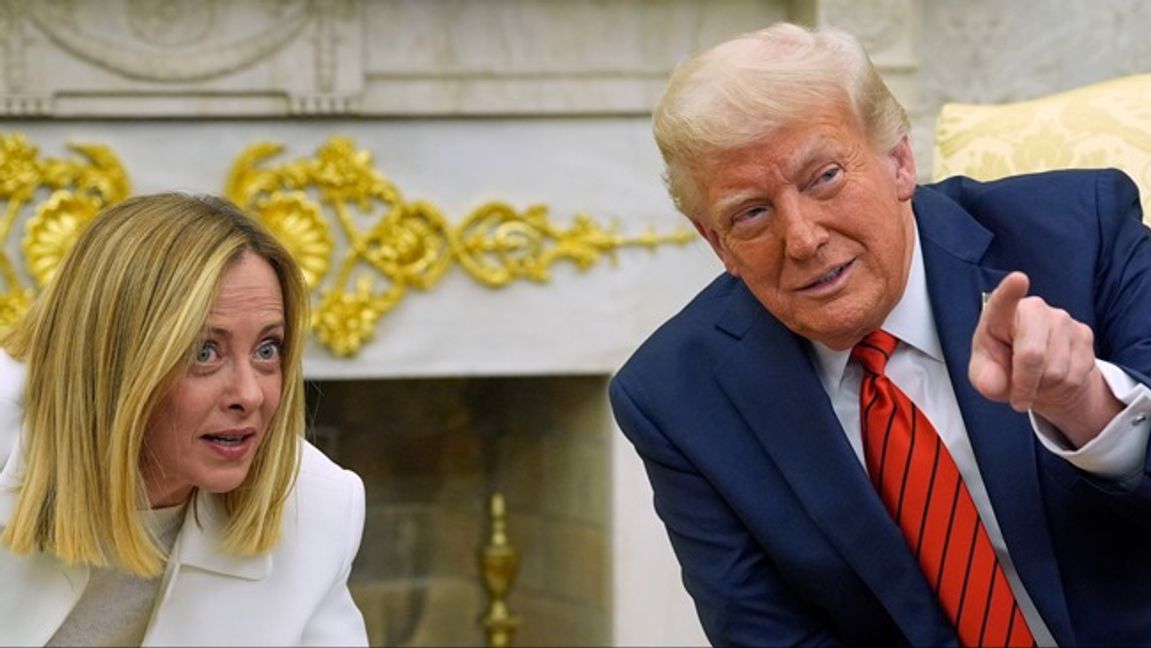 Donald Trump, här med Italiens premiärminister Giorgia Meloni, meddelade på torsdagen att ett avtal med Ukraina är på plats nästa vecka. Foto: AP