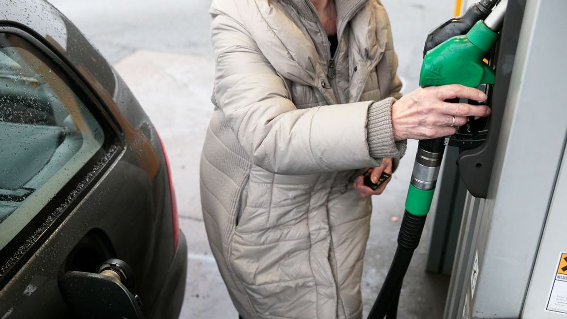 Dieselpriset och stigit med 80 öre per liter och bensin priset med 70 öre per liter lagom till påskresorna. Foto: Lise Åserud/NTB/TT