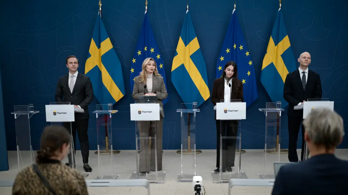 Från vänster: Tobias Andersson (SD), Ebba Busch (KD), Romina Pourmokhtari (L) och Niklas Wykman (M). Foto: Magnus Lejhall/TT