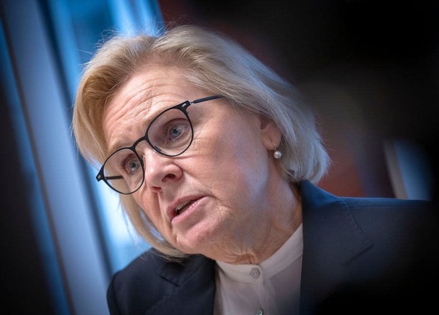 Rikspolischef Petra Lundh (bilden) ledde tillsammans med riksåklagare Katarina Johansson Welin ett möte med flera myndighetschefer om det förebyggande arbetet mot våld mot kvinnor. Johan Nilsson / TT