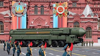 En rysk inkterkontinental RT-2PM2 Topol-M-kärnvapenrobot deltar på det ryska firandet av segern i andra världskriget den 9 maj 2023. Foto: kremlin.ru