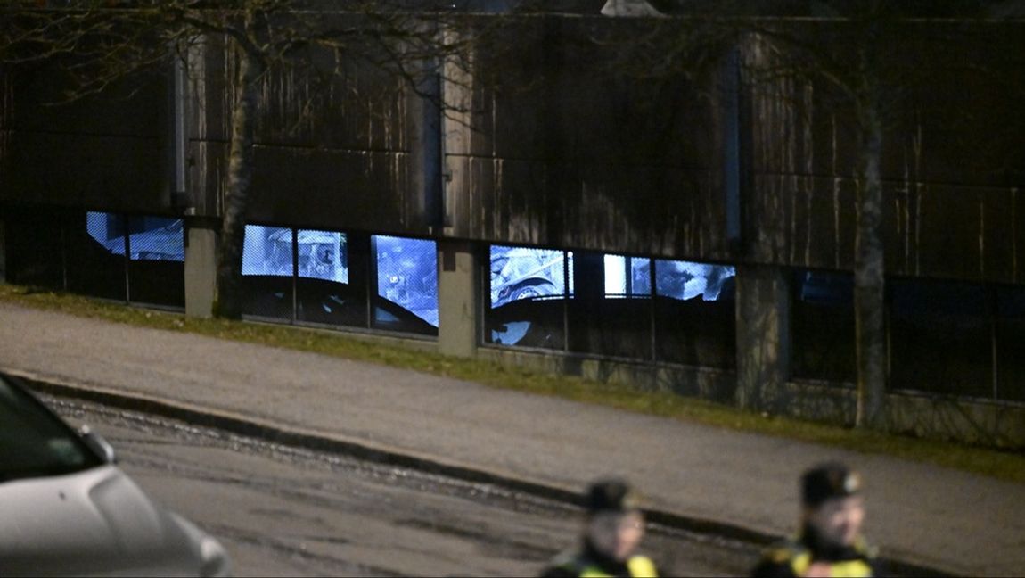 Man vet ännu inte varför branden uppstod men har inlett en förundersökning gällande mordbrand. Foto: HENRIK MONTGOMERY/TT