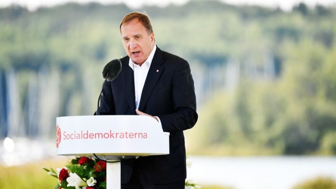 Statsminister Stefan Löfven (S) håller sitt sommartal på Runö kursgård i Åkersberga. Foto: Henrik Montgomery/TT 