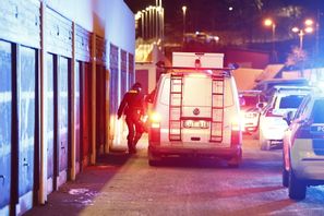 En skottlossning har skett utomhus mellan flerfamiljshus i Fisksätra i Nacka öster om Stockholm. Stefan Jerrevång/TT