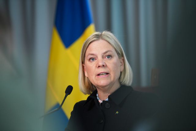 Socialdemokraternas partiledare Magdalena Andersson vill slopa karensavdraget. Foto: Viktoria Bank/TT