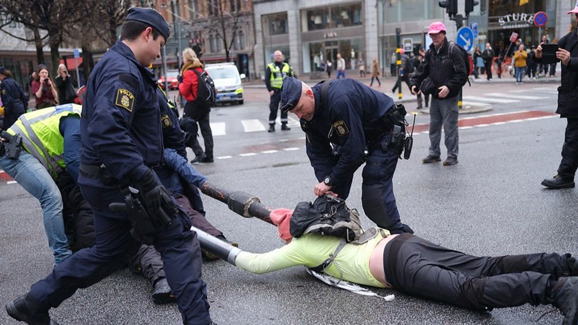 Den 27 april blockerade Extinction Rebellion vägkorsningen vid Stureplan. Foto: Pressbild Extinction Rebellion
