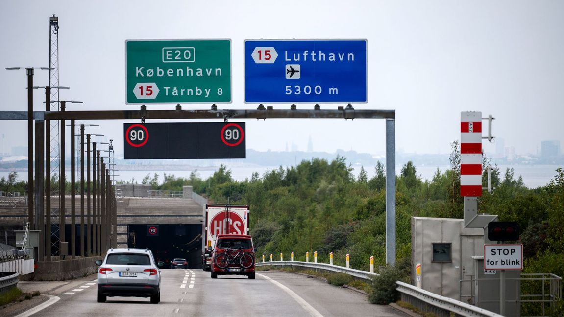 Genrebild. Bilar på nerfarten till tunneldelen av Öresundsbron. Foto: Johan Nilsson/TT
