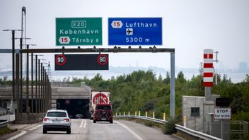 Genrebild. Bilar på nerfarten till tunneldelen av Öresundsbron. Foto: Johan Nilsson/TT