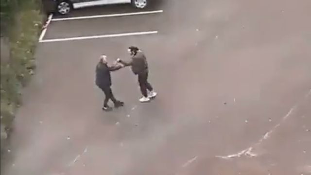 Mohammed Mogouchkov gick in på skolområdet med en kniv och attackerade. Foto: X