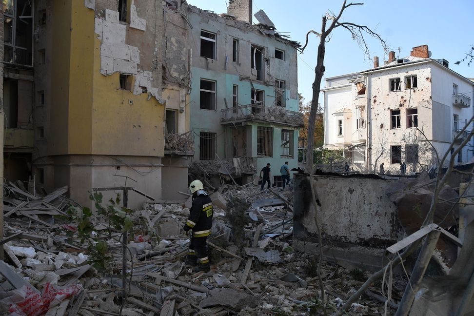 Rysk attack mot ett bostadsområde i Lviv i västra Ukraina tidigare i september. Mykola Tys/AP/TT