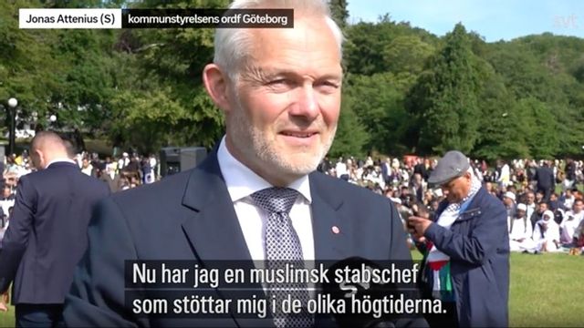 Jonas Attenius hamnade i blåsväder efter ett tal på en muslimsk massbön. Foto: SVT