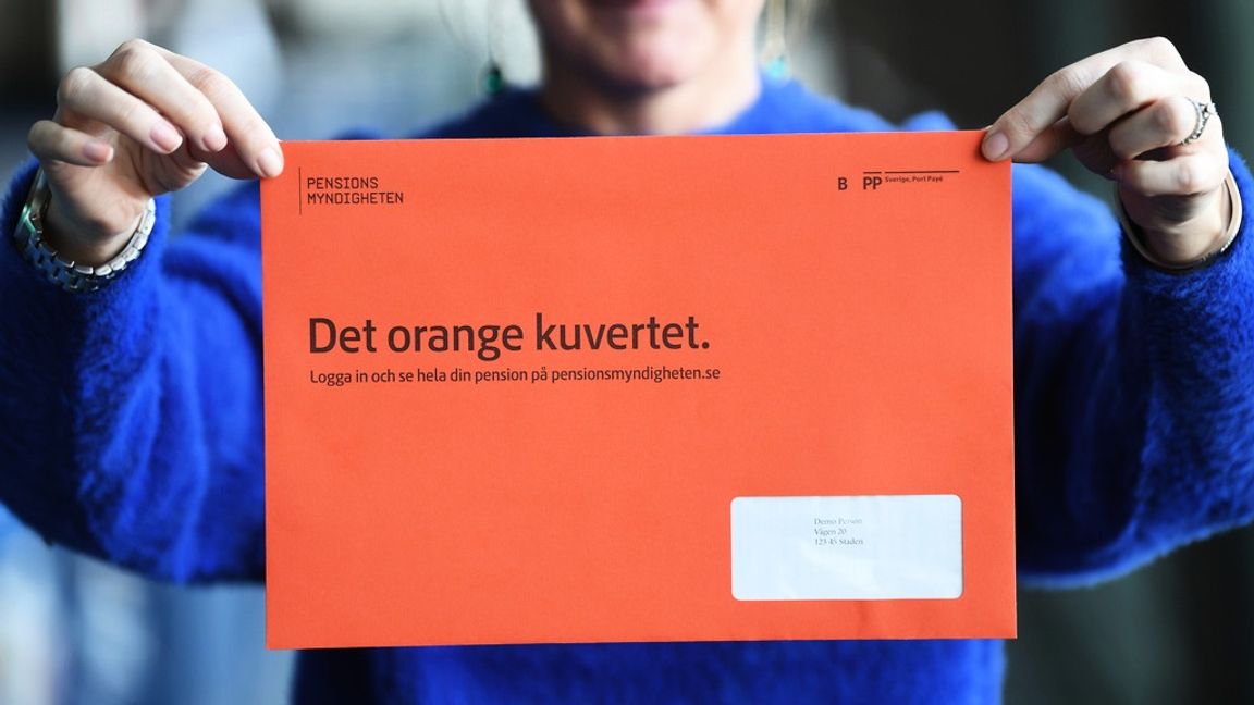 Det orange kuvertet.
Foto: Fredrik Sandberg/TT.