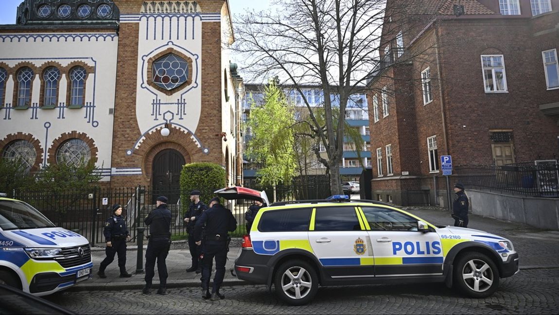 Polisen spärrade av ett område under cirka två timmar. Foto: Johan Nilsson/TT 