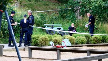 Polisens tekniker på plats i Linköping under tisdagen. Foto: Stefan Jerrevång/TT