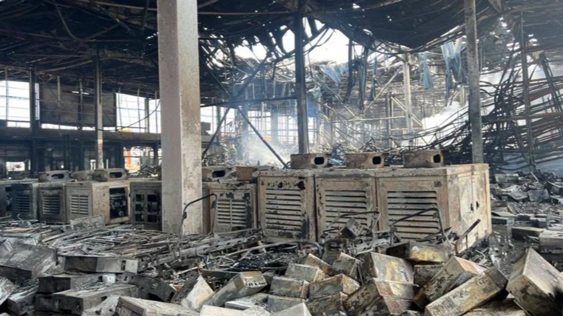 Rysslands nattliga angrepp mot Kiev slog ut ett av Röda korsets viktigaste logistikcenter.Foto: Ukrainian Red Cross Society / Facebook
